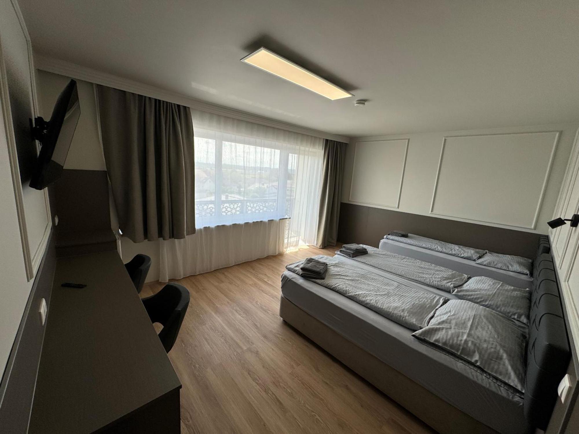 F Hotel 24H Check-In Hörsching 외부 사진