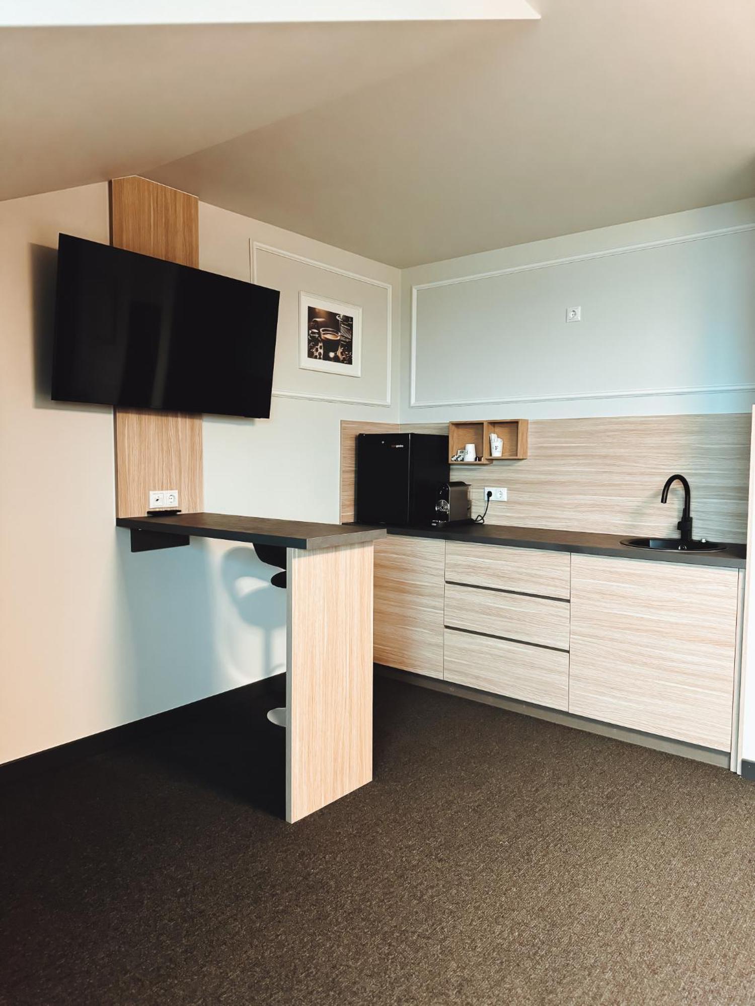 F Hotel 24H Check-In Hörsching 외부 사진