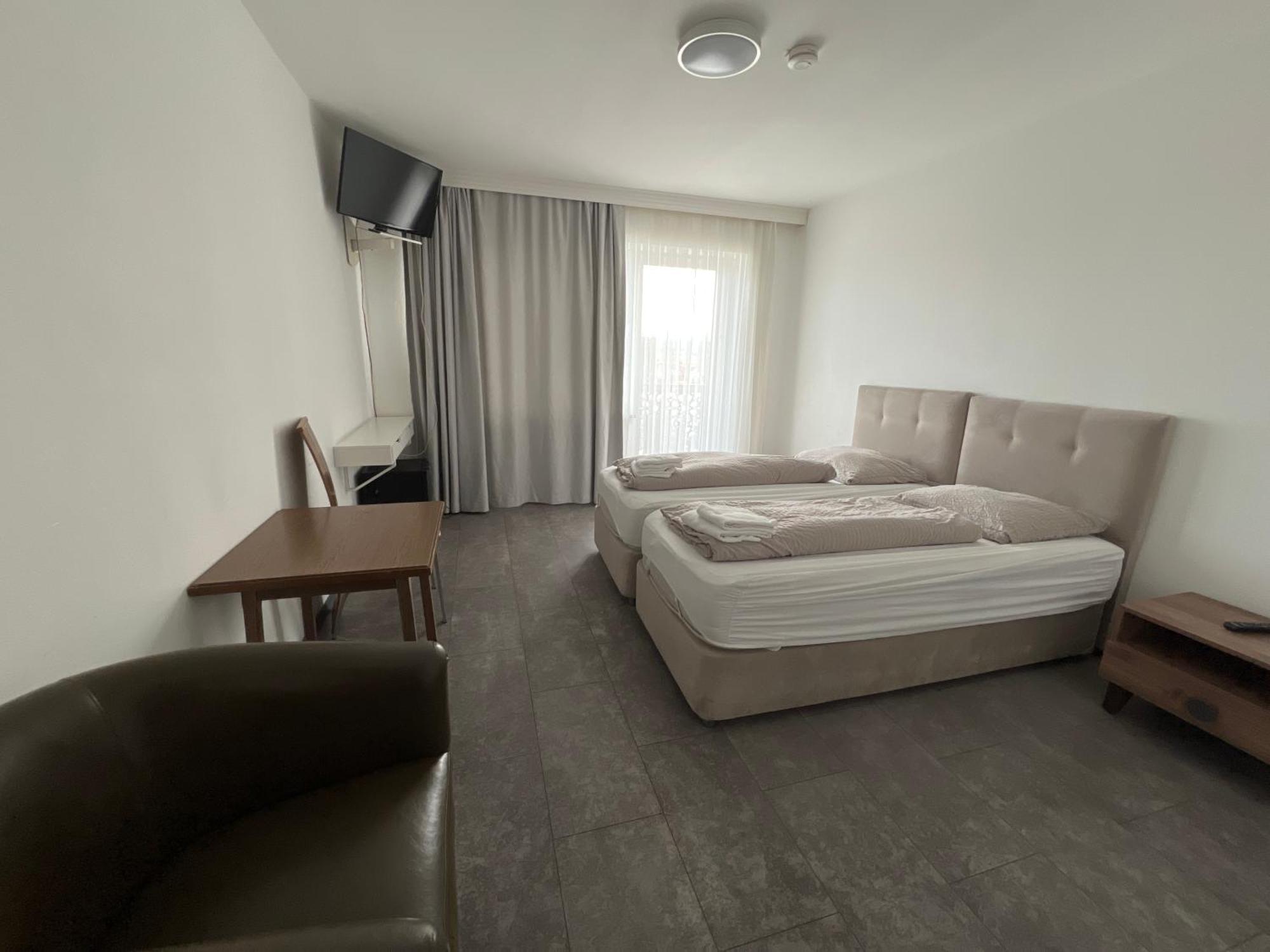 F Hotel 24H Check-In Hörsching 외부 사진